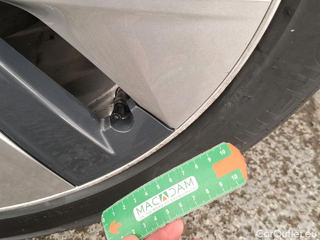  Tesla  Model Y TESLA  / 2020 / 5P / SUV Long Range Dual Motor AWD #45