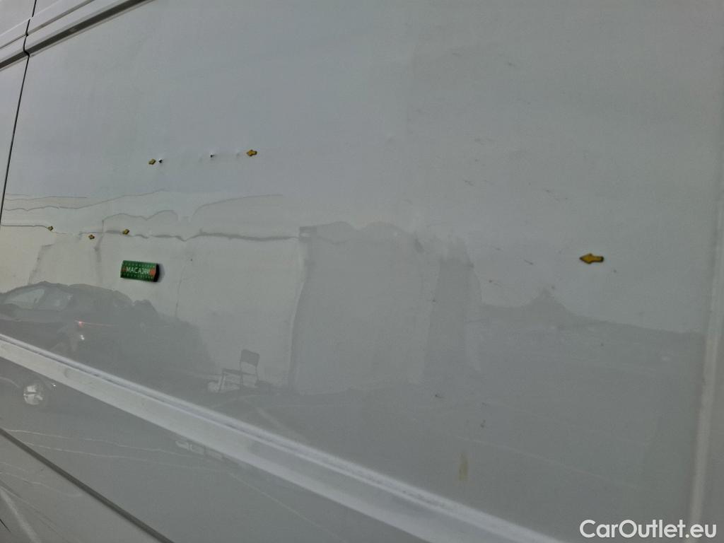  Volkswagen  Crafter VOLKSWAGEN  / 2017 / 4P / Fourgon tôlé 2.0TDI 140 30 L3H3 Business #15