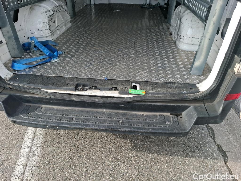  Volkswagen  Crafter VOLKSWAGEN  / 2017 / 4P / Fourgon tôlé 2.0TDI 140 30 L3H3 Business #103
