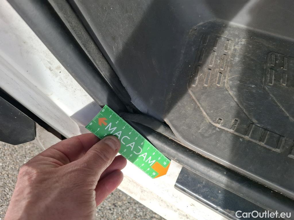  Volkswagen  Crafter VOLKSWAGEN  / 2017 / 4P / Fourgon tôlé 2.0TDI 140 30 L3H3 Business #106