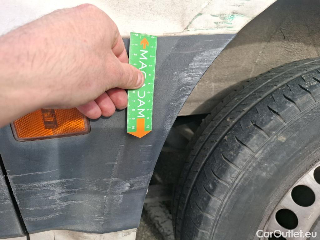  Volkswagen  Crafter VOLKSWAGEN  / 2017 / 4P / Fourgon tôlé 2.0TDI 140 30 L3H3 Business #102