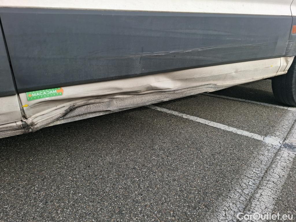  Volkswagen  Crafter VOLKSWAGEN  / 2017 / 4P / Fourgon tôlé 2.0TDI 140 30 L3H3 Business #2