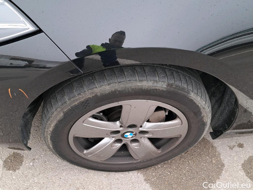  Bmw  Serie 1 BMW  / 2019 / 5P / berlina con portón 116d #14