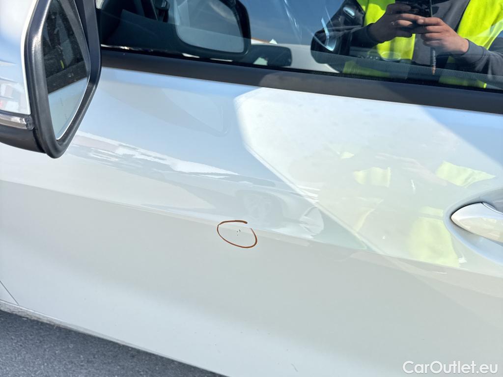  Bmw  Serie 1 BMW  / 2019 / 5P / berlina con portón 118i #8