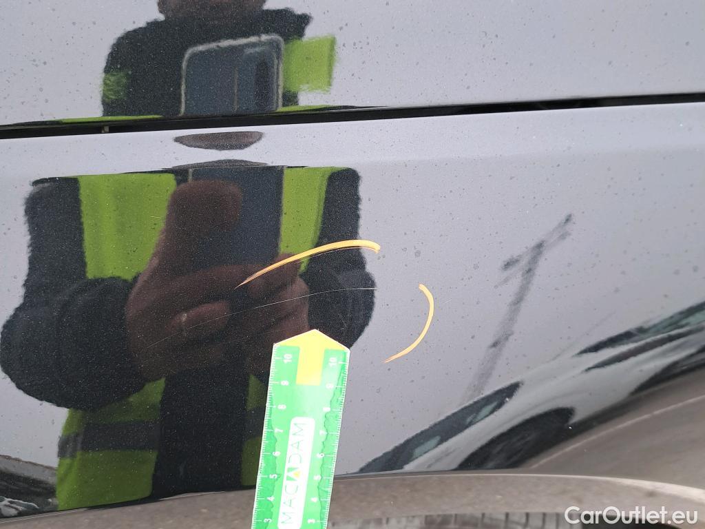  Bmw  Serie 1 BMW  / 2019 / 5P / berlina con portón 116d #19