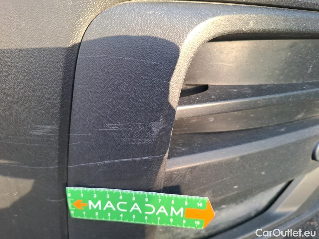  Volkswagen  Crafter  Fourgon Fourgon 35 mittlerer Radstand mit Hochdach FWD 2.0 140CV BVM6 #22