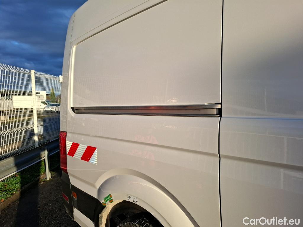  Volkswagen  Crafter  Fourgon Fourgon 35 mittlerer Radstand mit Hochdach FWD 2.0 140CV BVM6 #23