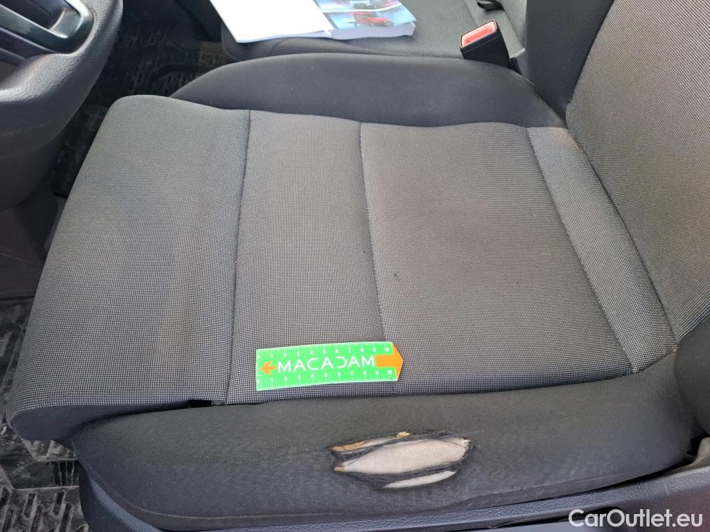  Volkswagen  Crafter  Fourgon Fourgon 35 mittlerer Radstand mit Hochdach FWD 2.0 140CV BVM6 #1