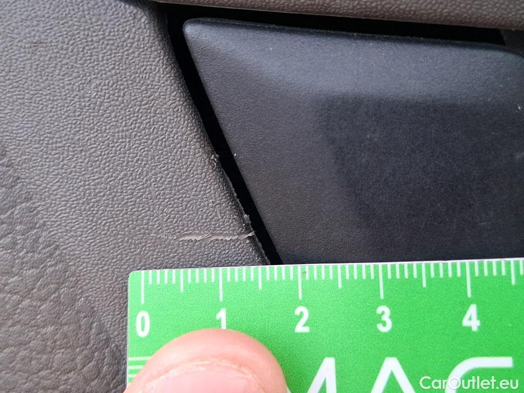  Volkswagen  Crafter  Fourgon Fourgon 35 mittlerer Radstand mit Hochdach FWD 2.0 140CV BVM6 #15