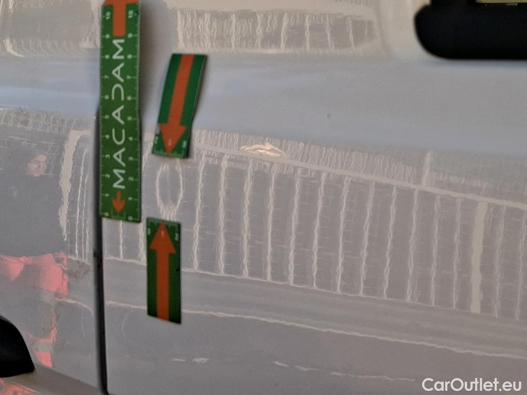  Volkswagen  Crafter  Fourgon Fourgon 35 mittlerer Radstand mit Hochdach FWD 2.0 140CV BVM6 #26