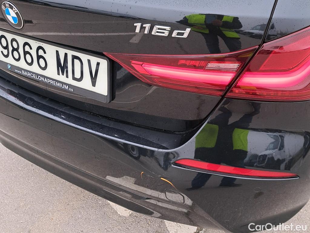  Bmw  Serie 1 BMW  / 2019 / 5P / berlina con portón 116d #23