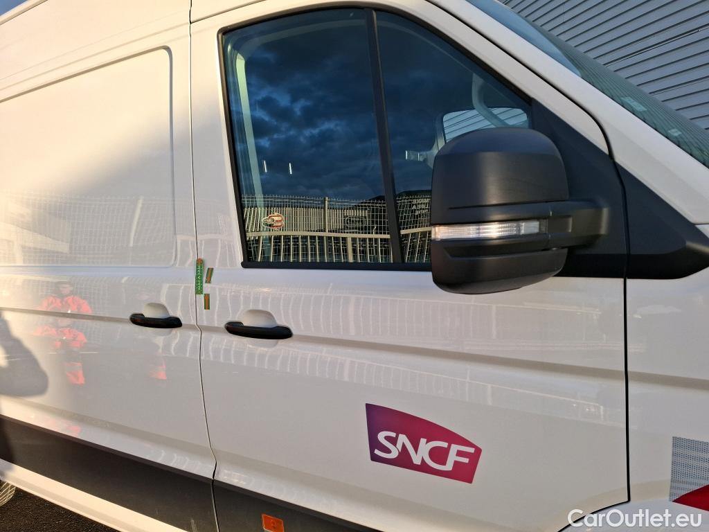  Volkswagen  Crafter  Fourgon Fourgon 35 mittlerer Radstand mit Hochdach FWD 2.0 140CV BVM6 #25