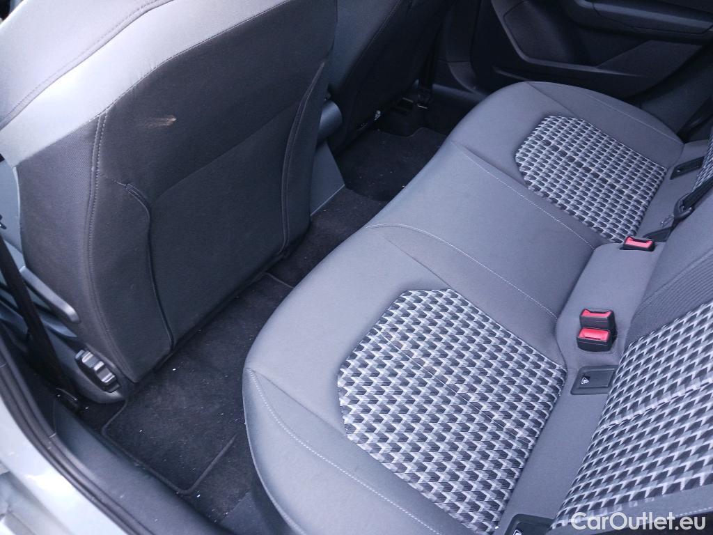  Audi  A1 Sportback AUDI A1 / 2018 / 5P / berlina con portón Sportback Adrenalin 30 TFSI 81kW S tron(SP) #17