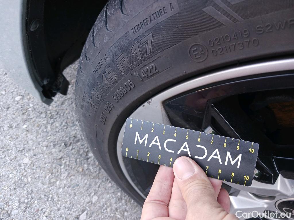  Audi  A1 Sportback AUDI A1 / 2018 / 5P / berlina con portón Sportback Adrenalin 30 TFSI 81kW S tron(SP) #21