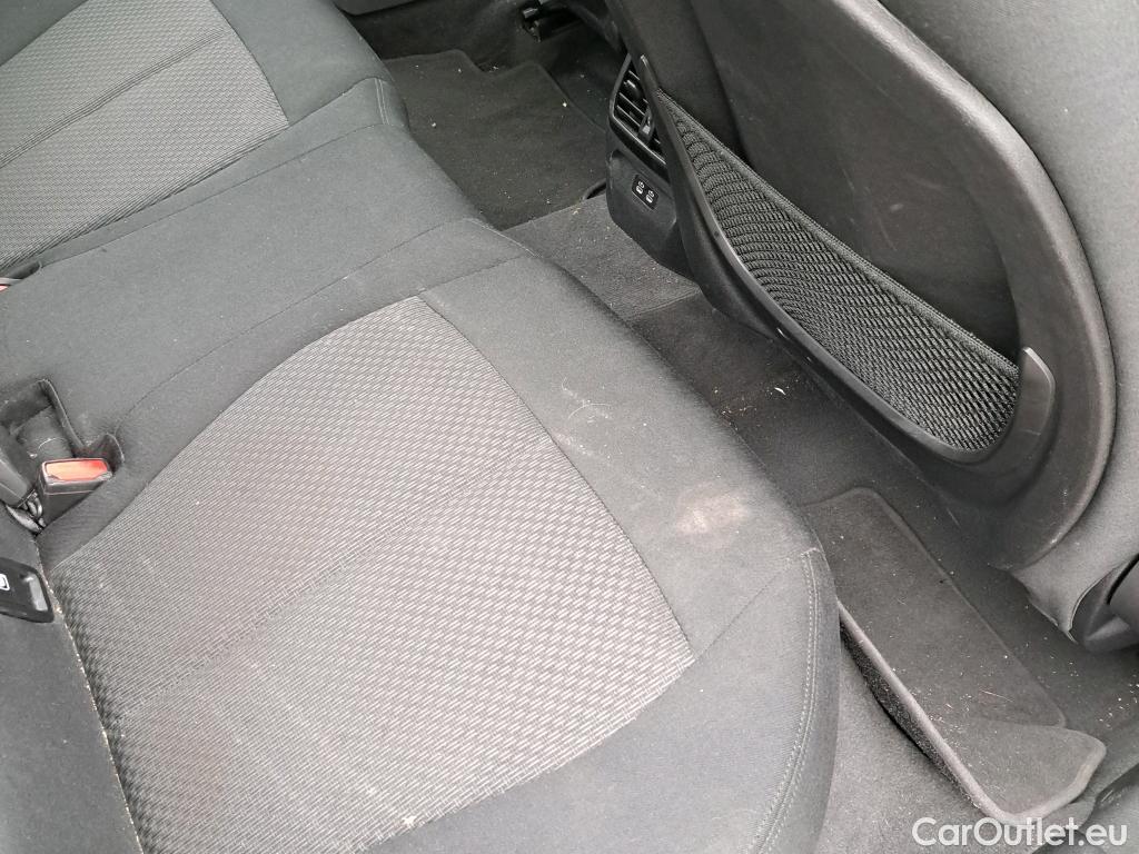  Bmw  Serie 1 BMW  / 2019 / 5P / berlina con portón 116d #25