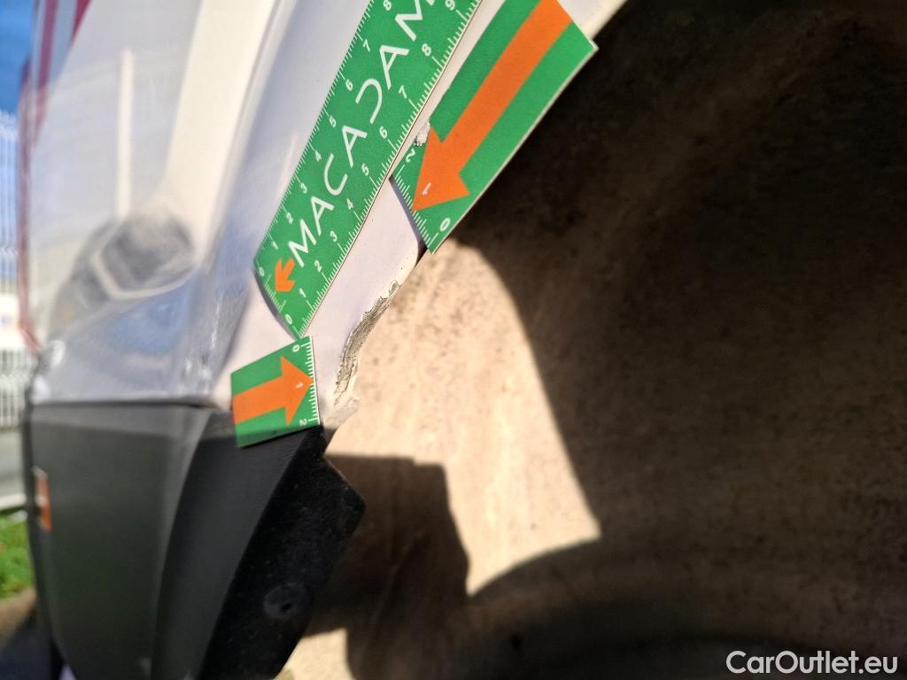  Volkswagen  Crafter  Fourgon Fourgon 35 mittlerer Radstand mit Hochdach FWD 2.0 140CV BVM6 #24