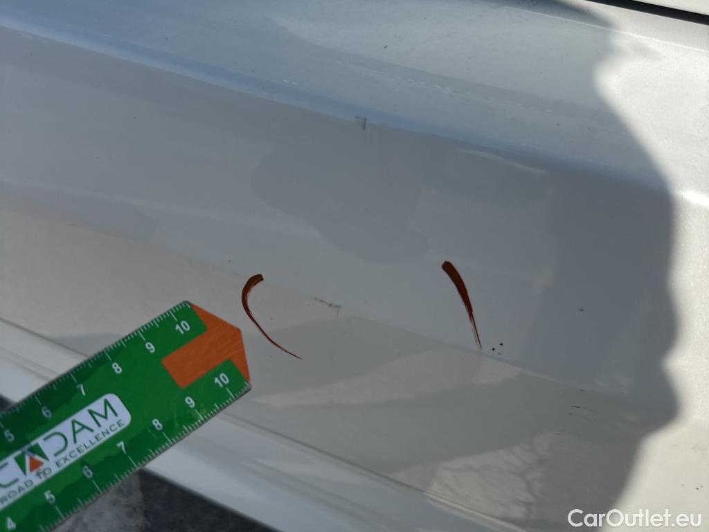  Bmw  Serie 1 BMW  / 2019 / 5P / berlina con portón 118i #19