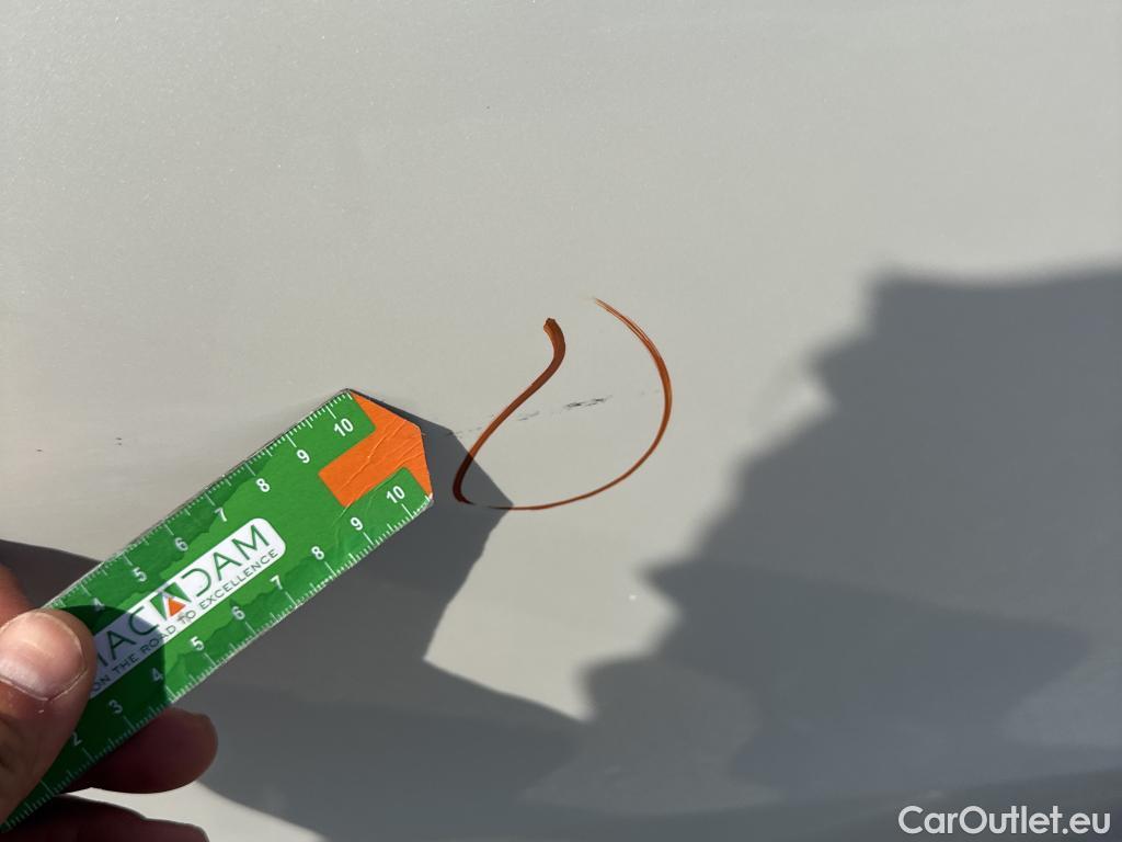  Bmw  Serie 1 BMW  / 2019 / 5P / berlina con portón 118i #5