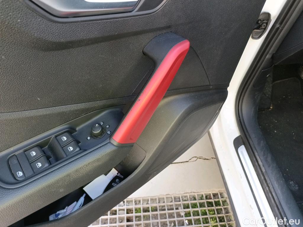  Audi  Q2 AUDI  / 2016 / 5P / todoterreno Sport 30 TFSI 85kW (116CV) (CX) #27