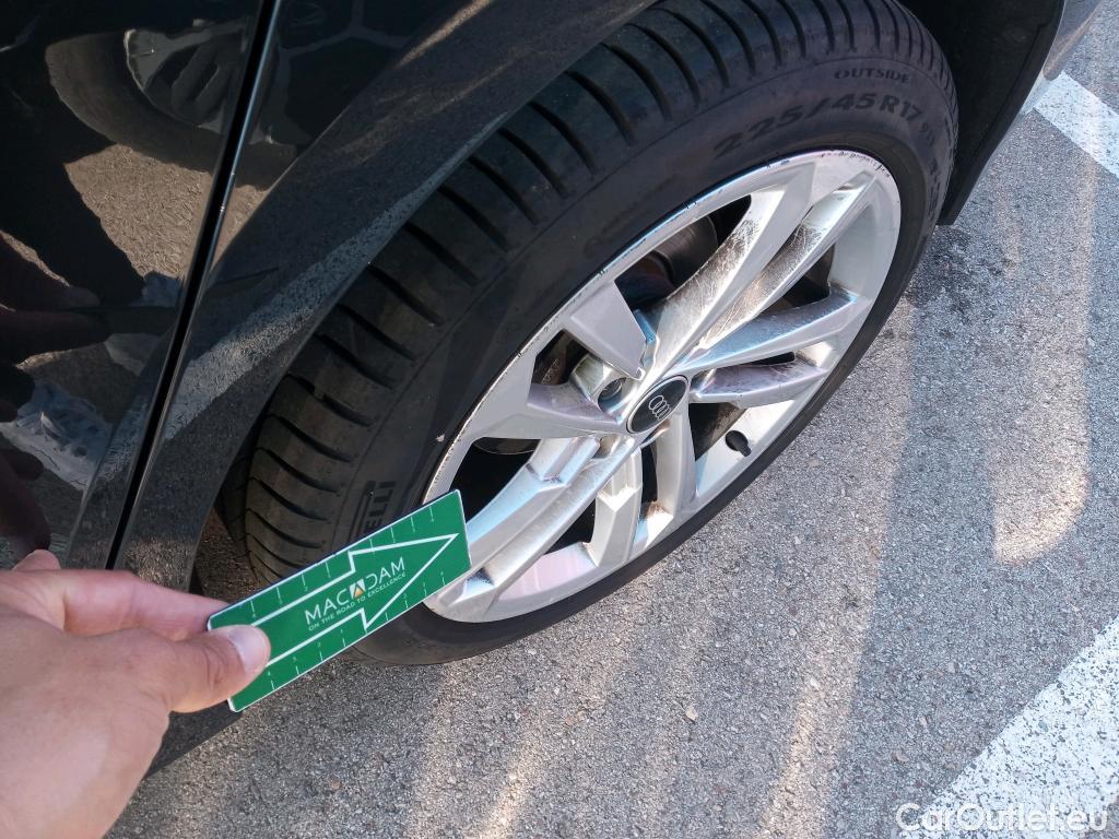  Audi  A3 AUDI  / 2020 / 5P / berlina con portón Sportback Advanced 30 TFSI 81kW S tronic #4