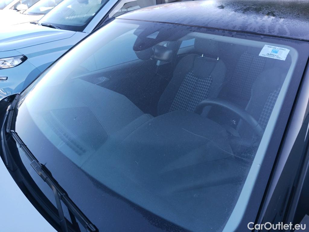  Audi  A1 Sportback AUDI A1 / 2018 / 5P / berlina con portón Sportback Adrenalin 30 TFSI 81kW S tron(SP) #1