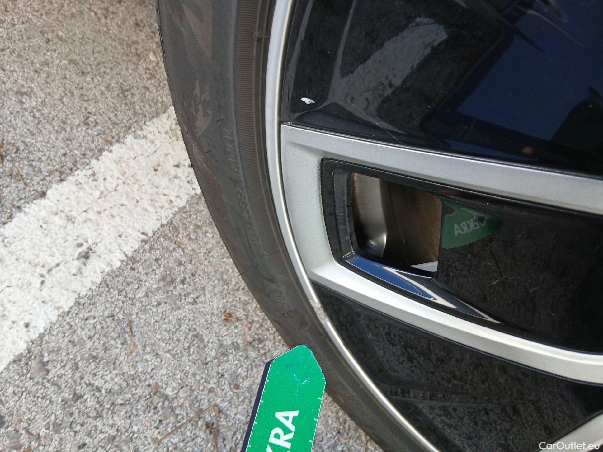  Land Rover  Discovery MG MG4 / 2022 / 5P / berlina con portón 77kWh Extended Range #2