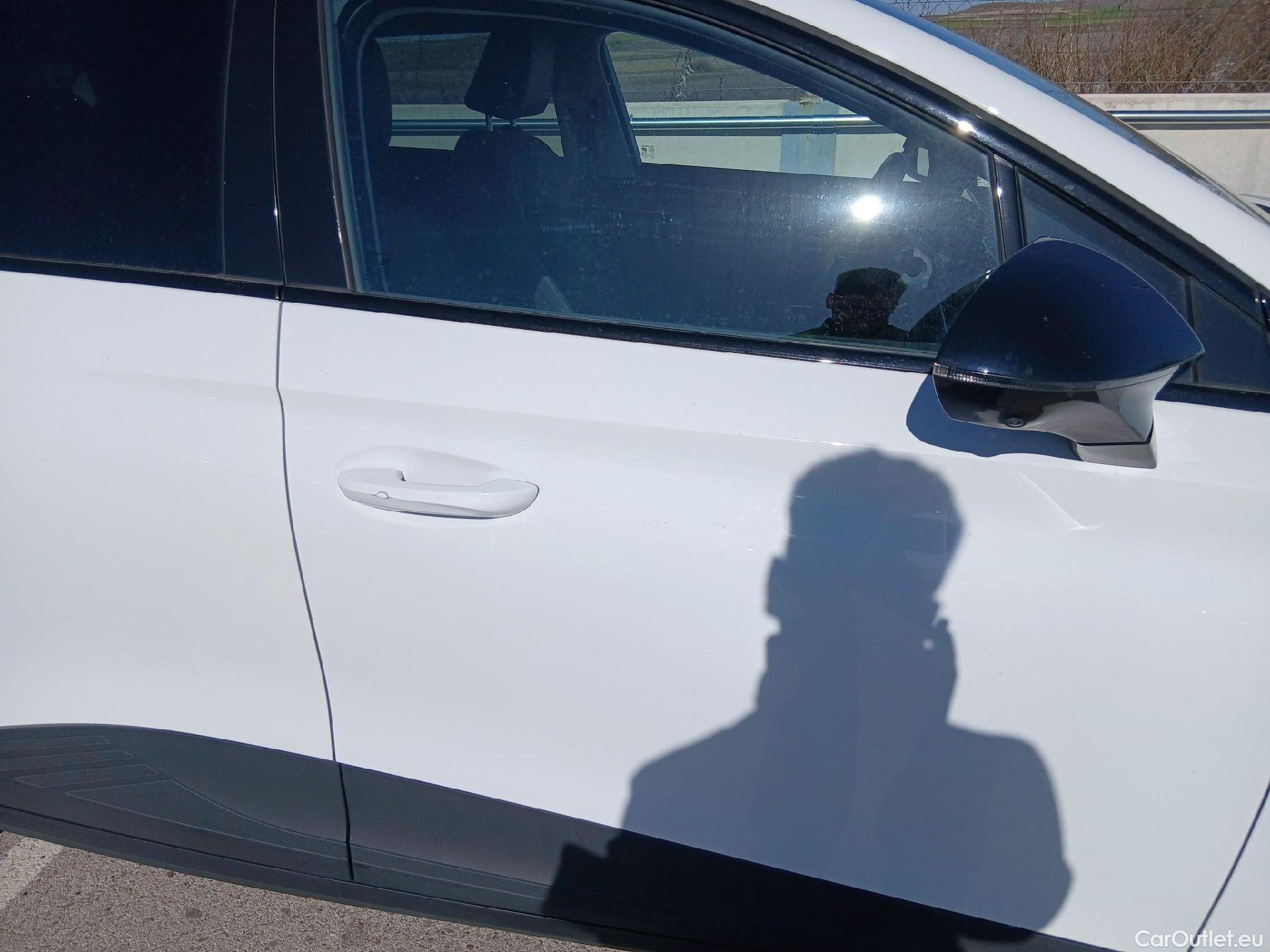  Land Rover  Discovery MG MG4 / 2022 / 5P / berlina con portón 77kWh Extended Range #15