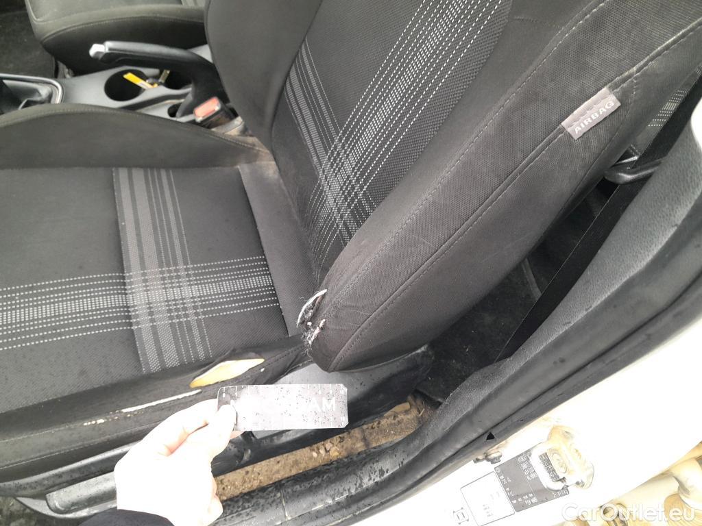  Hyundai  i20 HYUNDAI  / 2020 / 5P / berlina con portón 1.0 TGDI 74kW (100CV) 48V Essence #1