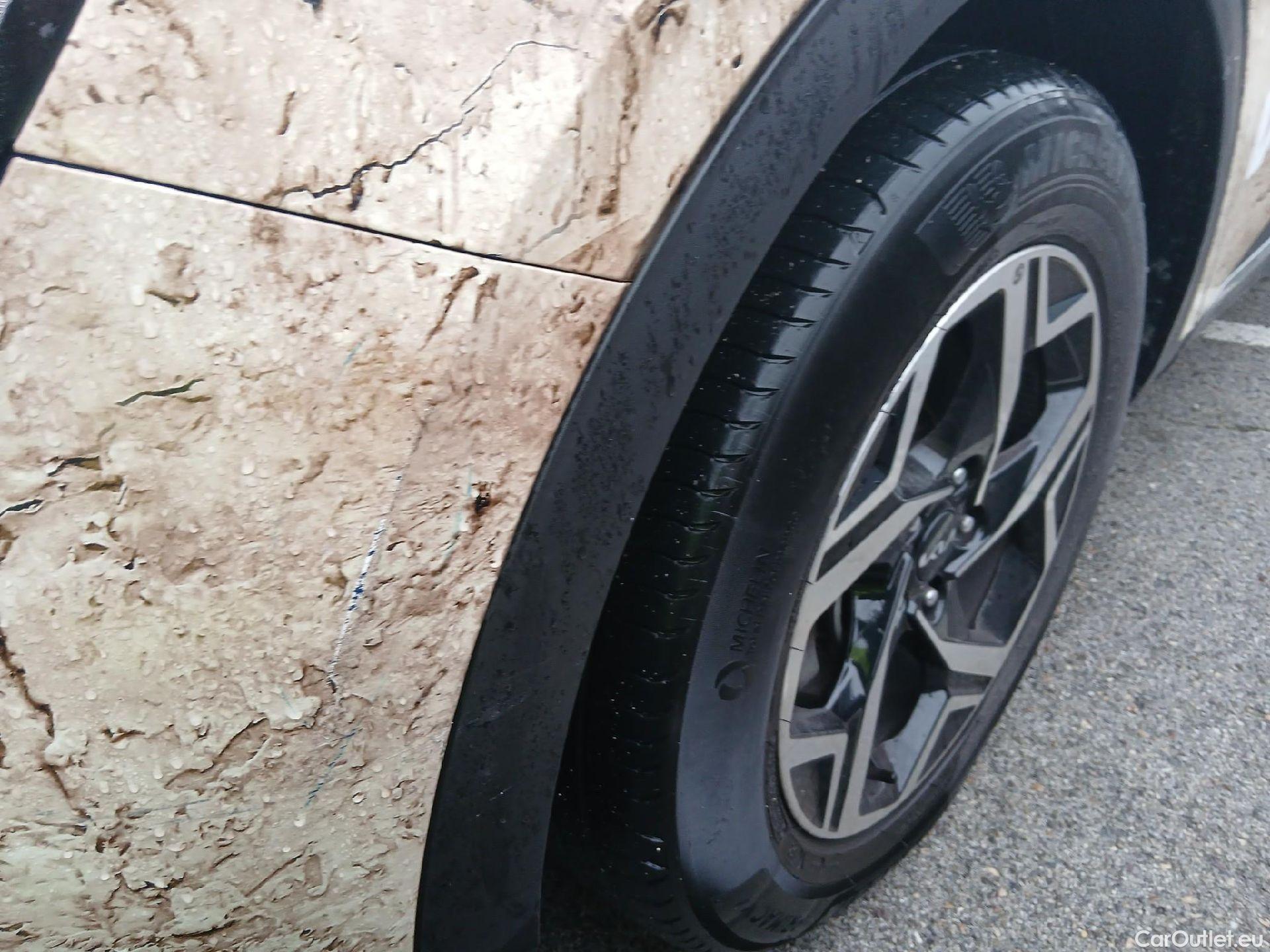  KIA  Sportage KIA  / 2022 / 5P / todoterreno 1.6 T-GDi 110kW (150CV) Concept 4x2 #9