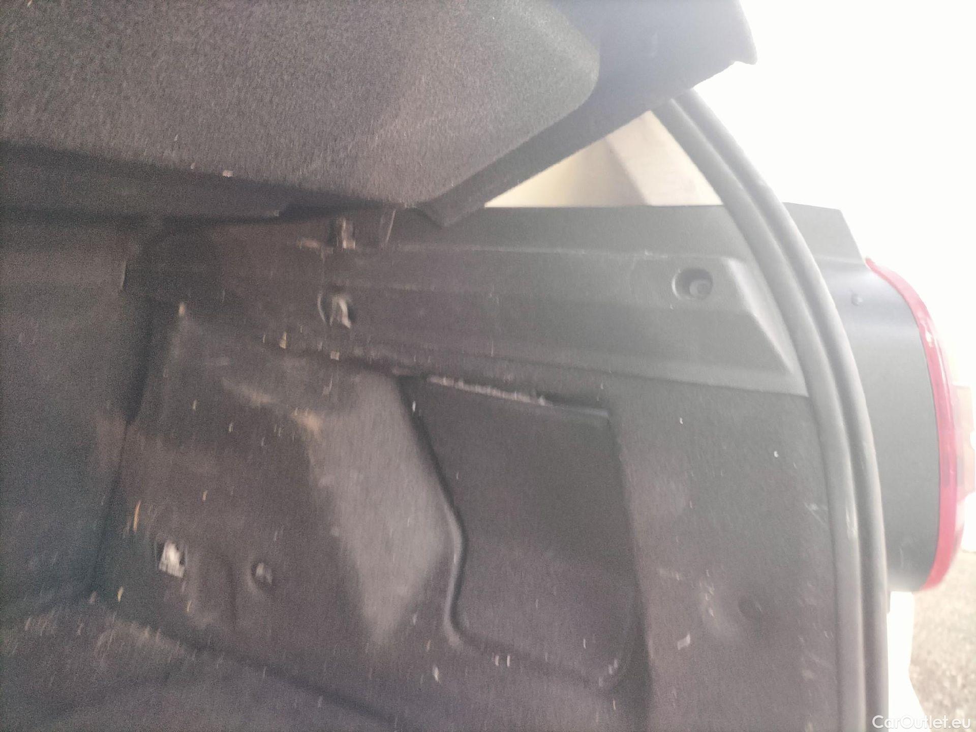  Dacia  Duster DACIA  / 2018 / 5P / todoterreno Essent. Blue dCi 85kW (115CV) 4X2 #36