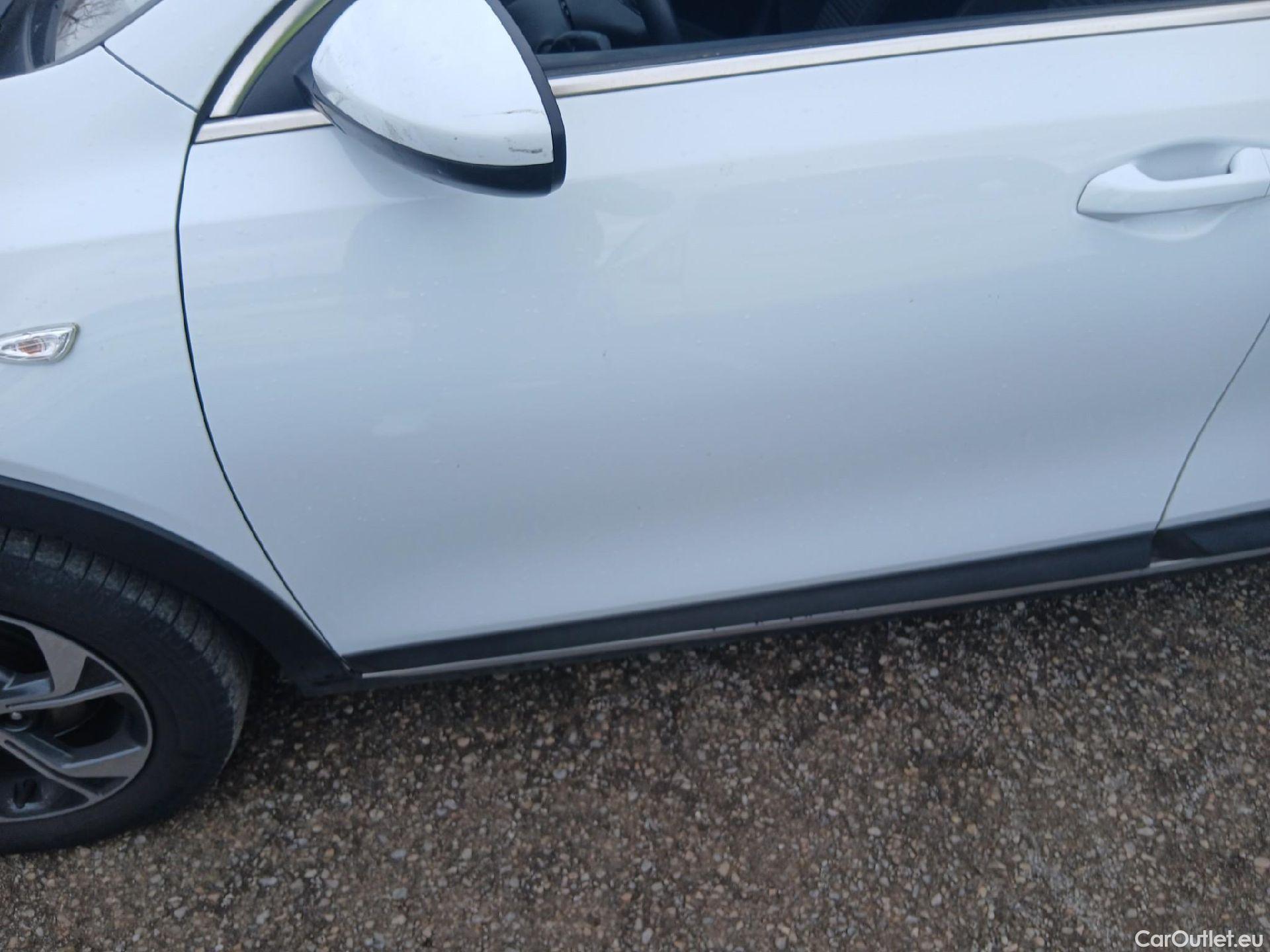  KIA  XCeed KIA  / 2019 / 5P / todoterreno 1.0 T-GDi Drive 88kW (120CV) #8