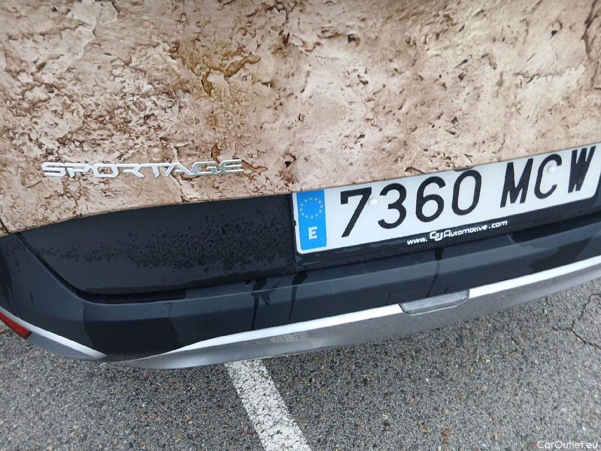  KIA  Sportage KIA  / 2022 / 5P / todoterreno 1.6 T-GDi 110kW (150CV) Concept 4x2 #18