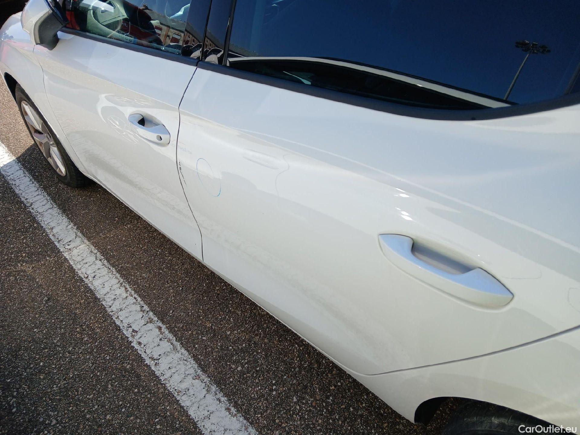  Land Rover  Discovery SEAT Nuevo León / 2020 / 5P / berlina con portón 2.0 TDI 85kW S&S Style Go (AC3) #5