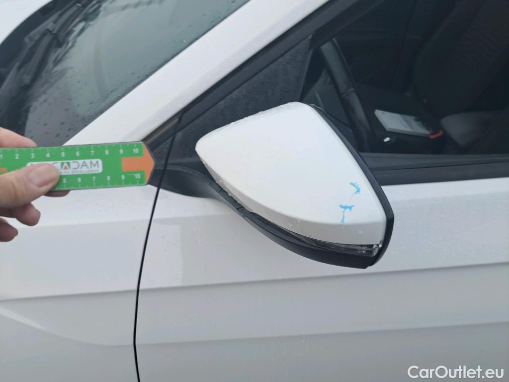  Volkswagen  T-CROSS VOLKSWAGEN  / 2018 / 5P / todoterreno Advance 1.0 TSI 85kW (115CV) DSG (AC) #15