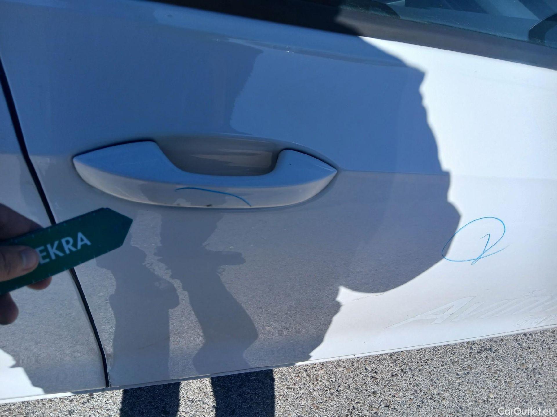  Volkswagen  Golf  VOLKSWAGEN / 2020 / 5P / berlina con portón 2.0 TDI 85kW (115CV) #26