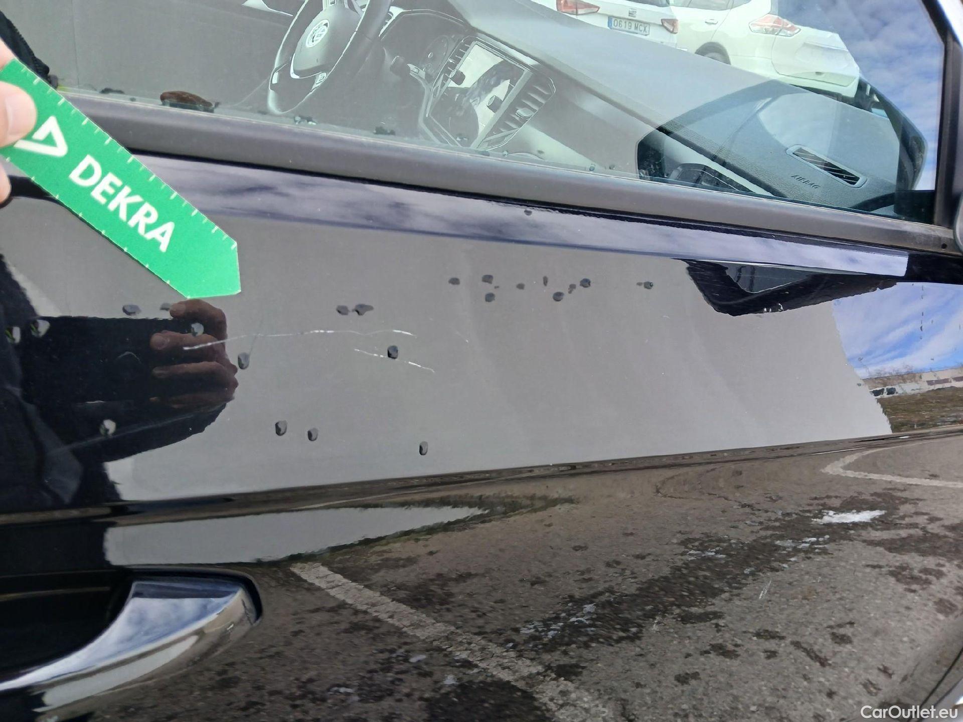  Volkswagen  T-ROC VOLKSWAGEN  / 2017 / 5P / todoterreno Edition 1.0 TSI 85kW (115CV) #37