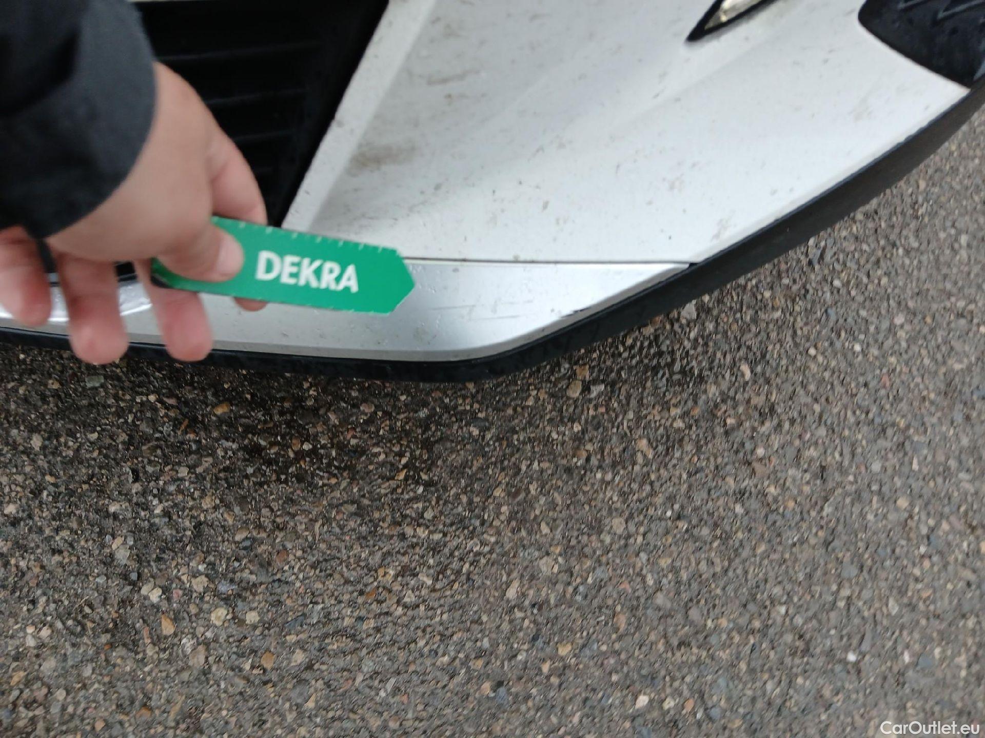  Peugeot  2008 PEUGEOT  / 2019 / 5P / todoterreno Allure BlueHDI 81kW (110CV) #8