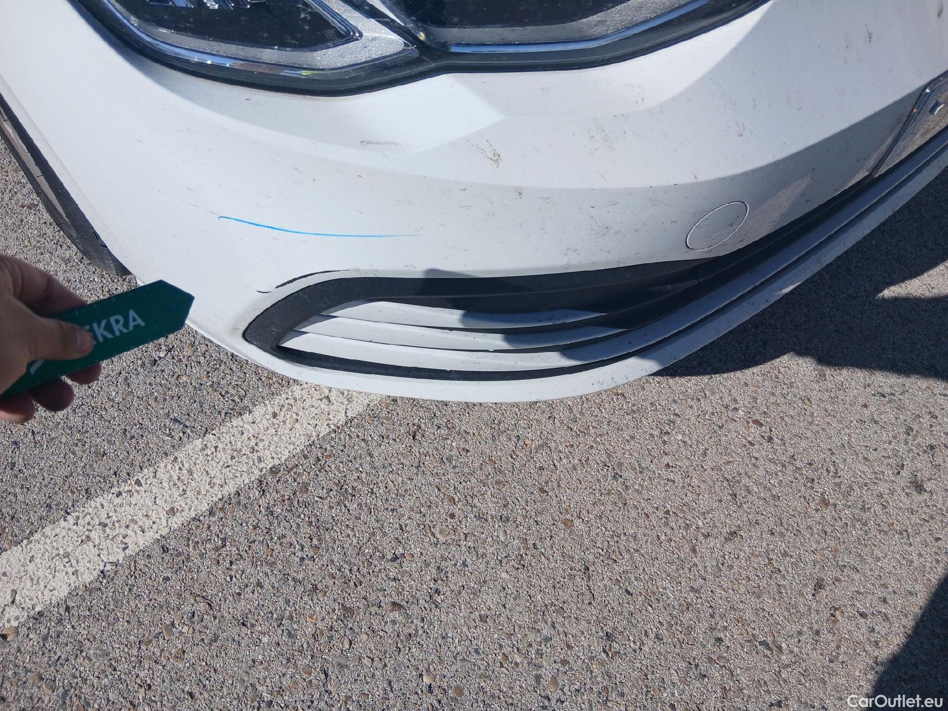  Volkswagen  Golf  VOLKSWAGEN / 2020 / 5P / berlina con portón 2.0 TDI 85kW (115CV) #3