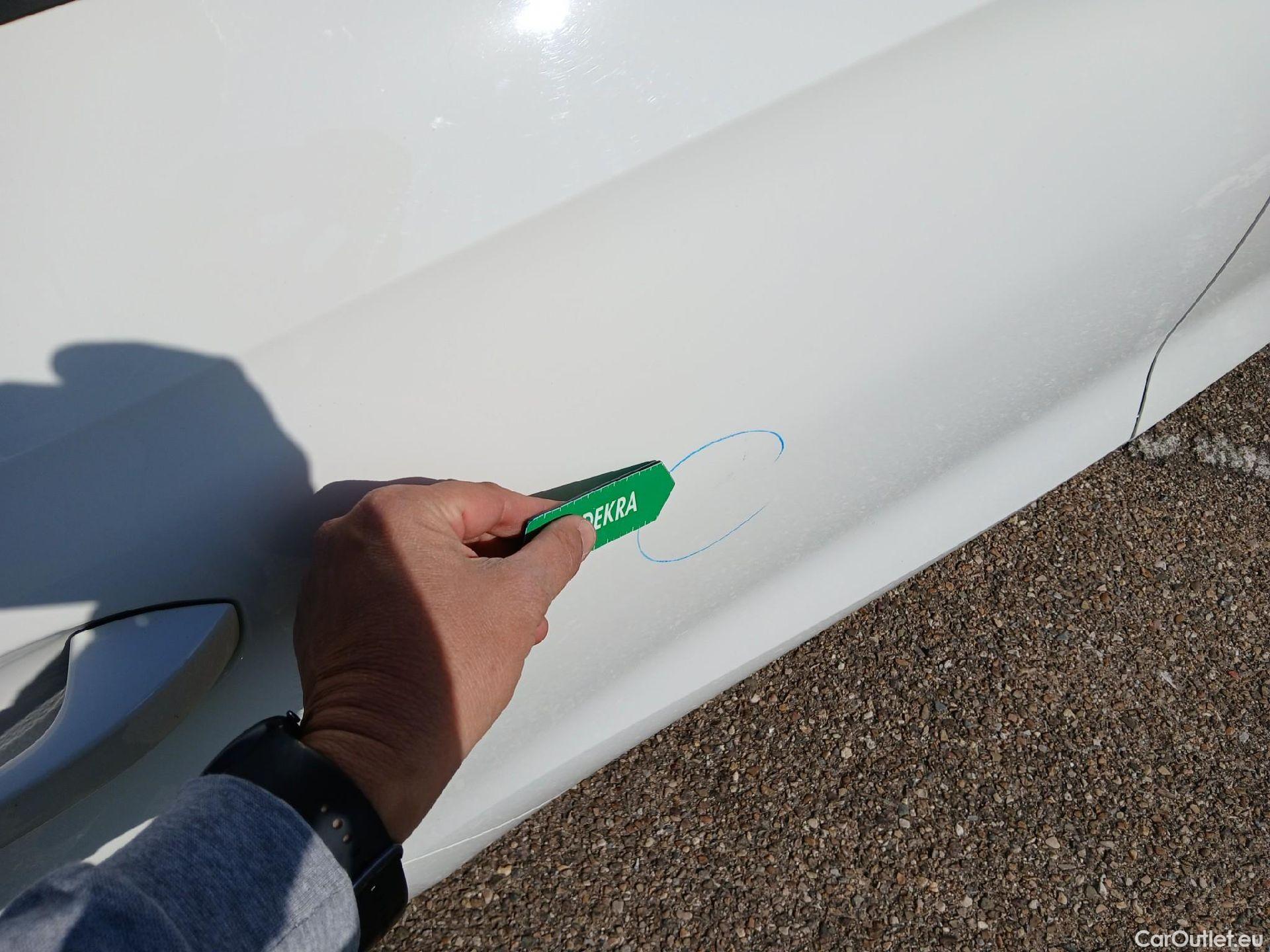  Land Rover  Discovery SEAT Nuevo León / 2020 / 5P / berlina con portón 2.0 TDI 85kW S&S Style Go (AC3) #13