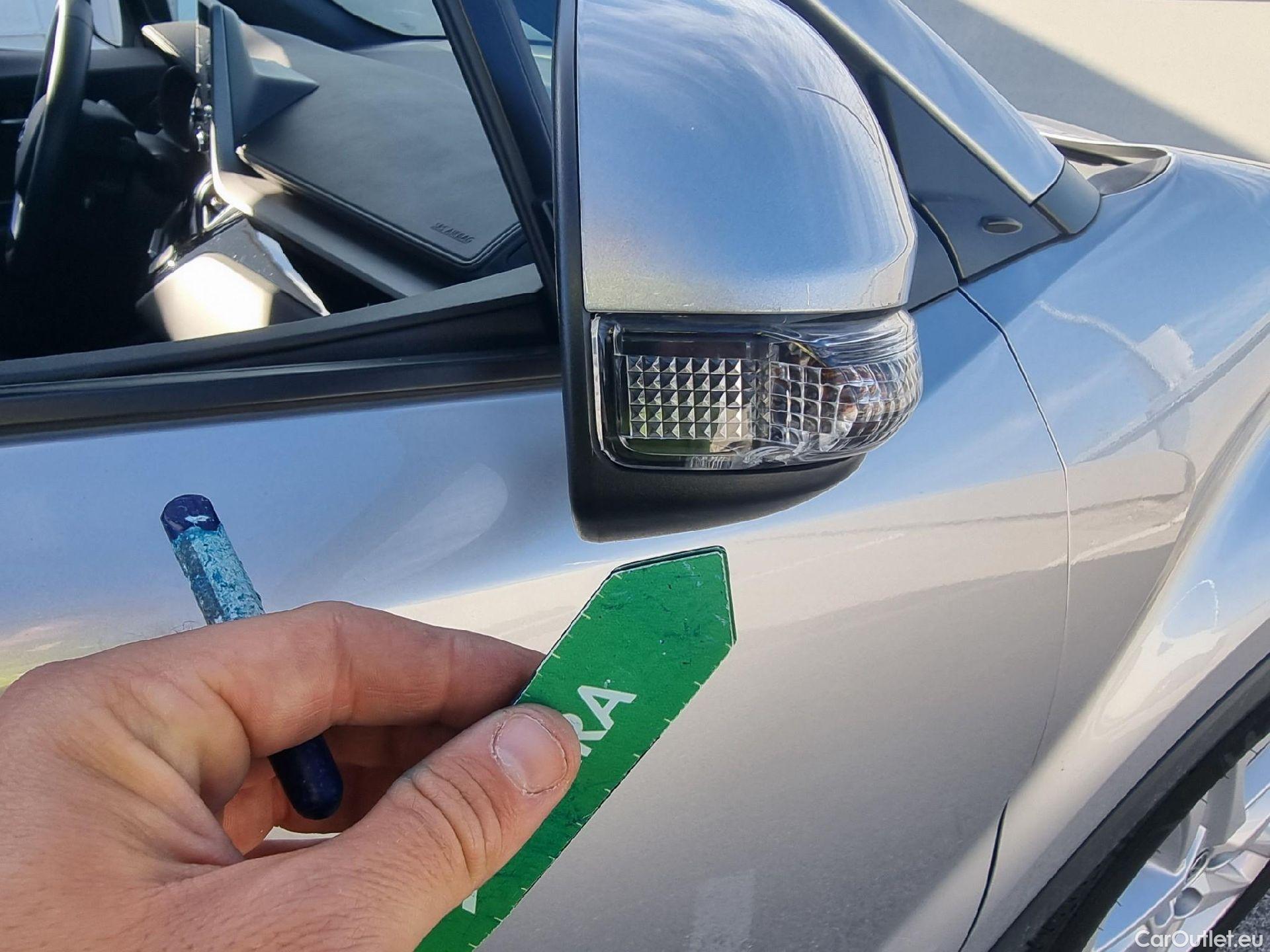  Toyota  C-HR TOYOTA  / 2019 / 5P / todoterreno 1.8 125H Active #24