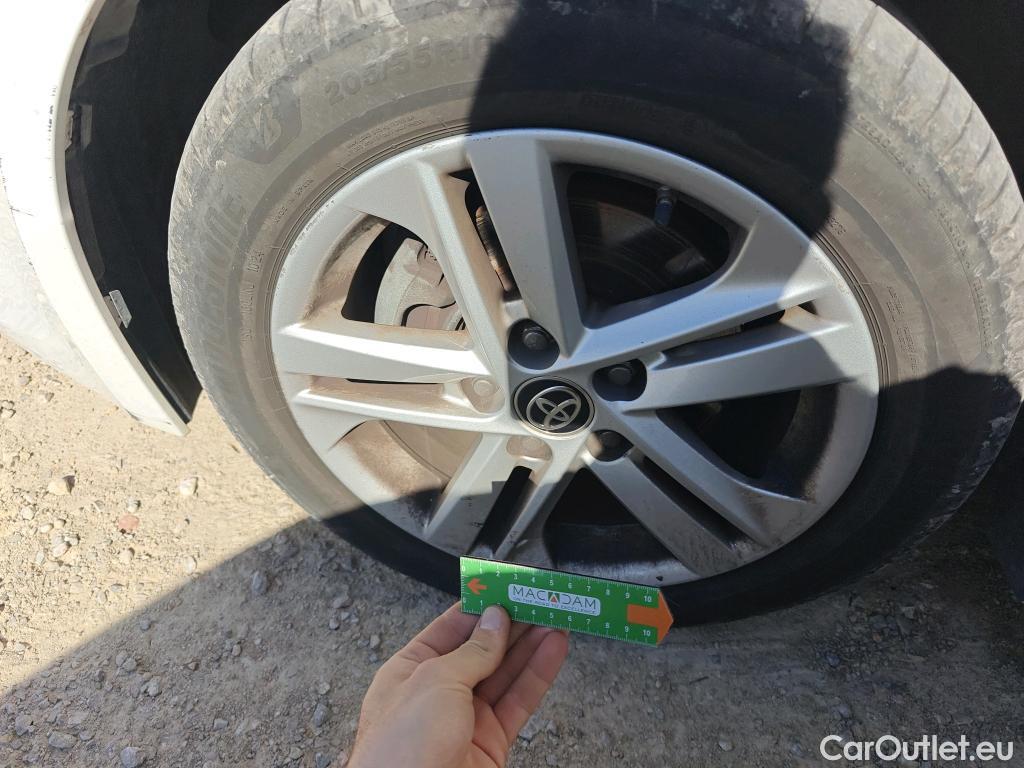  Toyota  Corolla TOYOTA  / 2019 / 5P / familiar 1.8 125H ACTIVE TECH E-CVT TOU SPORT #18