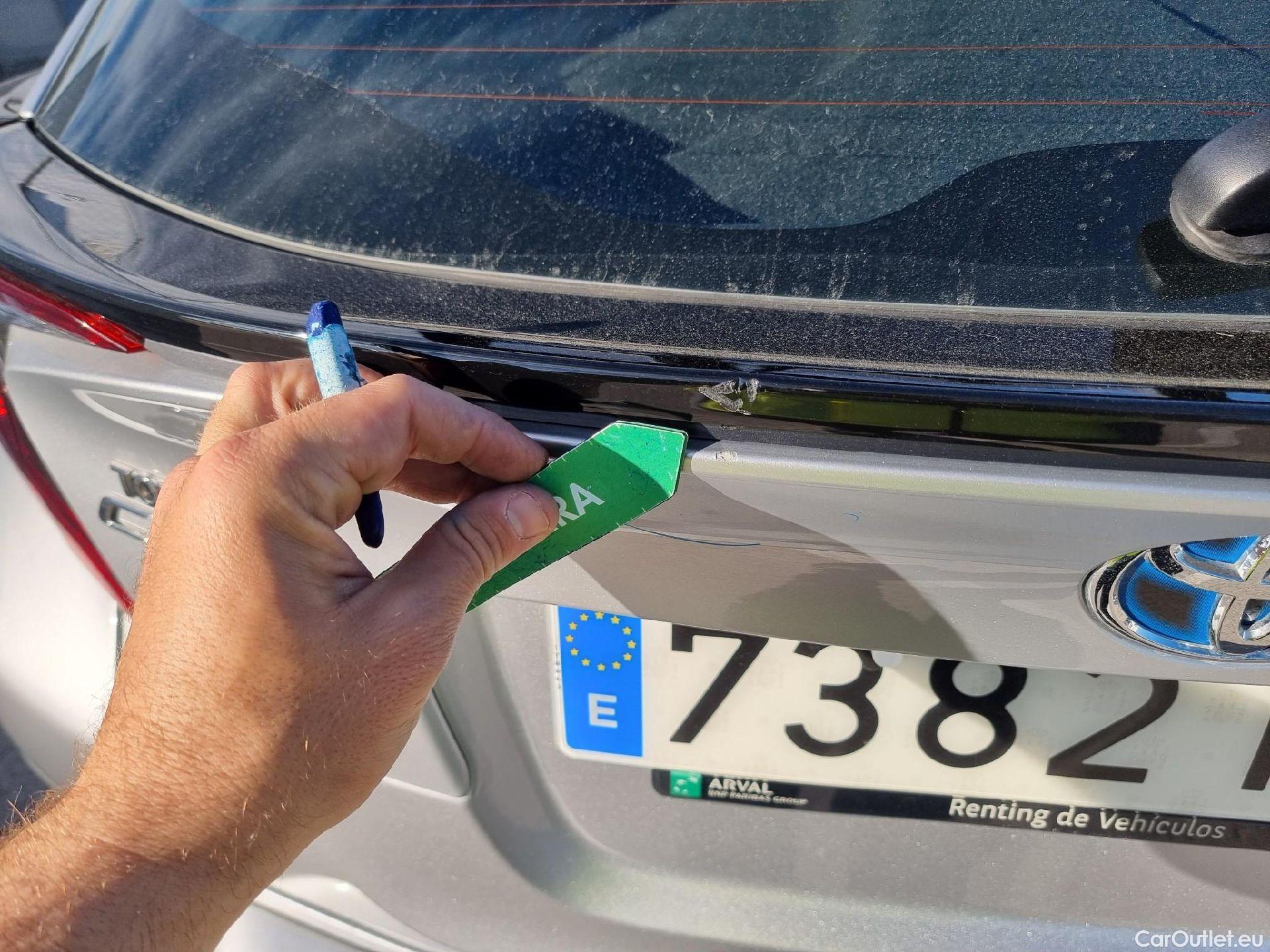  Toyota  C-HR TOYOTA  / 2019 / 5P / todoterreno 1.8 125H Active #17