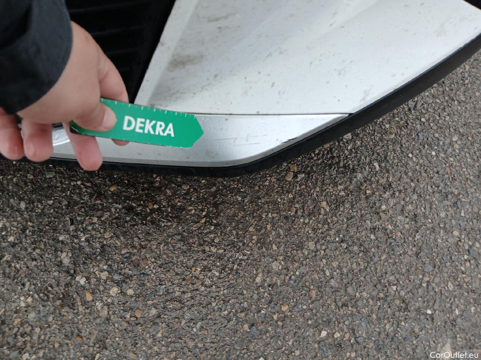  Peugeot  2008 PEUGEOT  / 2019 / 5P / todoterreno Allure BlueHDI 81kW (110CV) #7