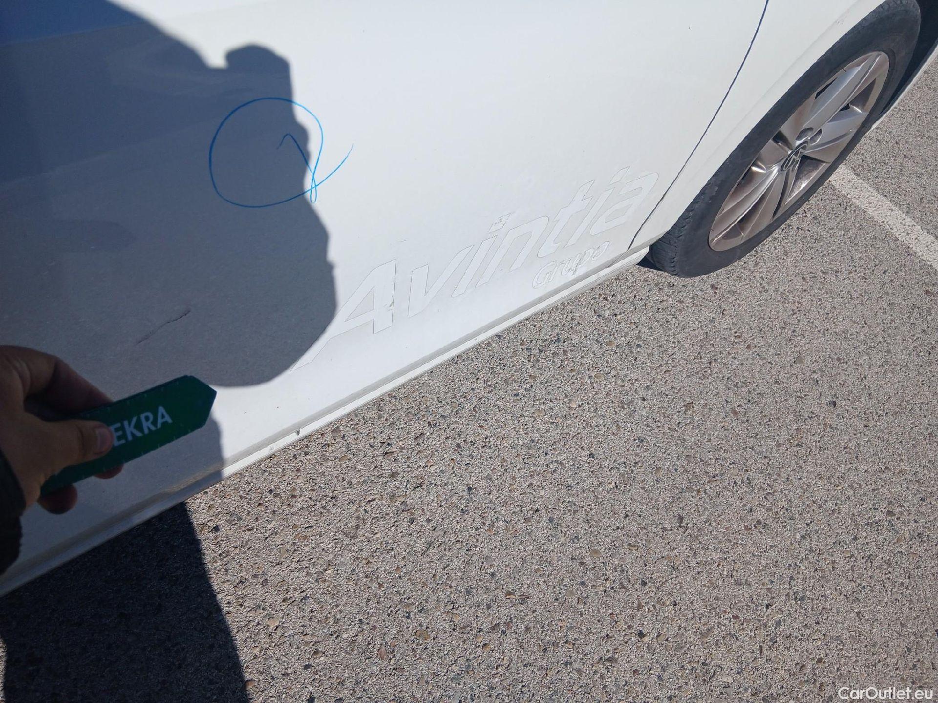  Volkswagen  Golf  VOLKSWAGEN / 2020 / 5P / berlina con portón 2.0 TDI 85kW (115CV) #25