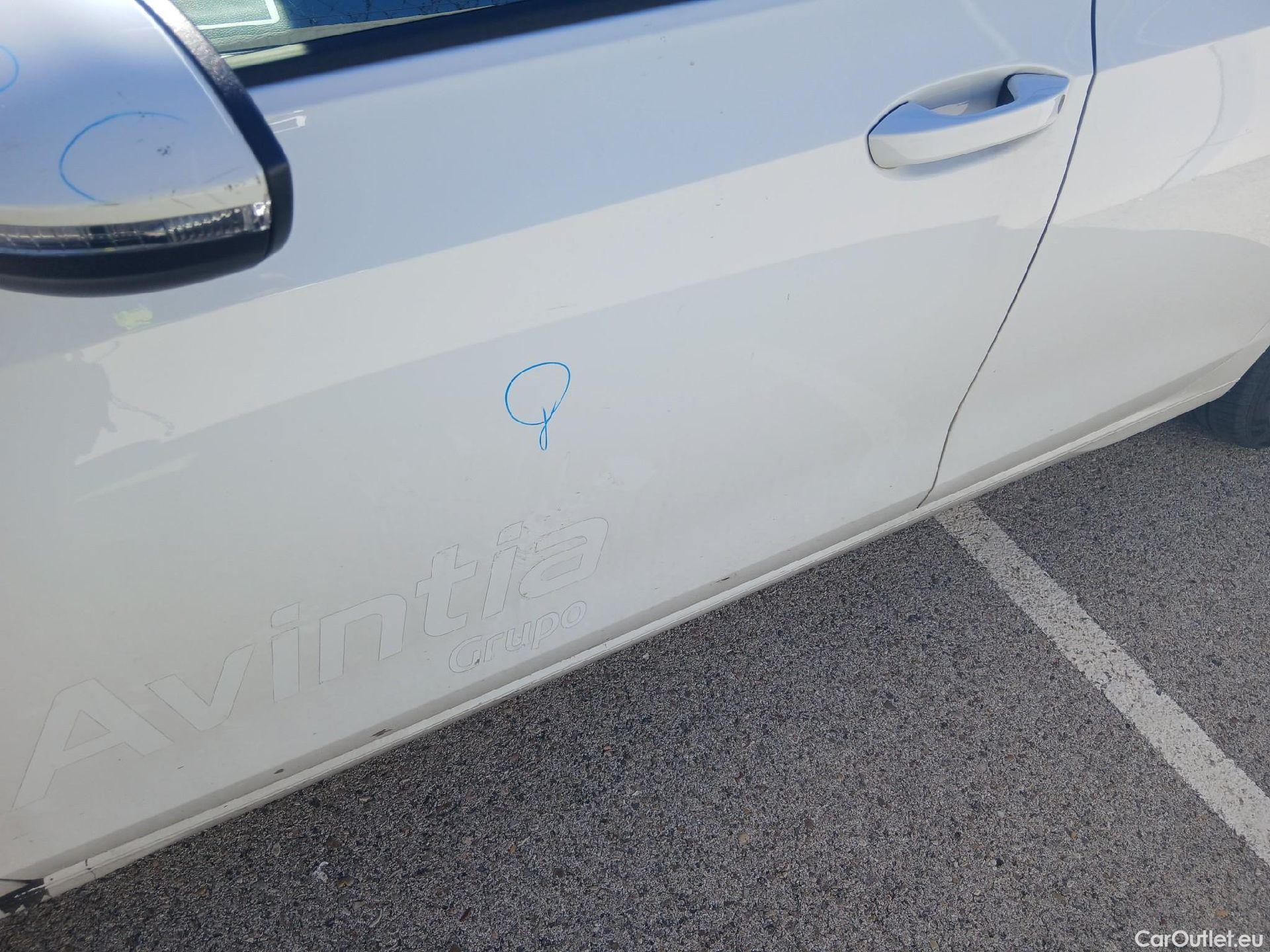  Volkswagen  Golf  VOLKSWAGEN / 2020 / 5P / berlina con portón 2.0 TDI 85kW (115CV) #13