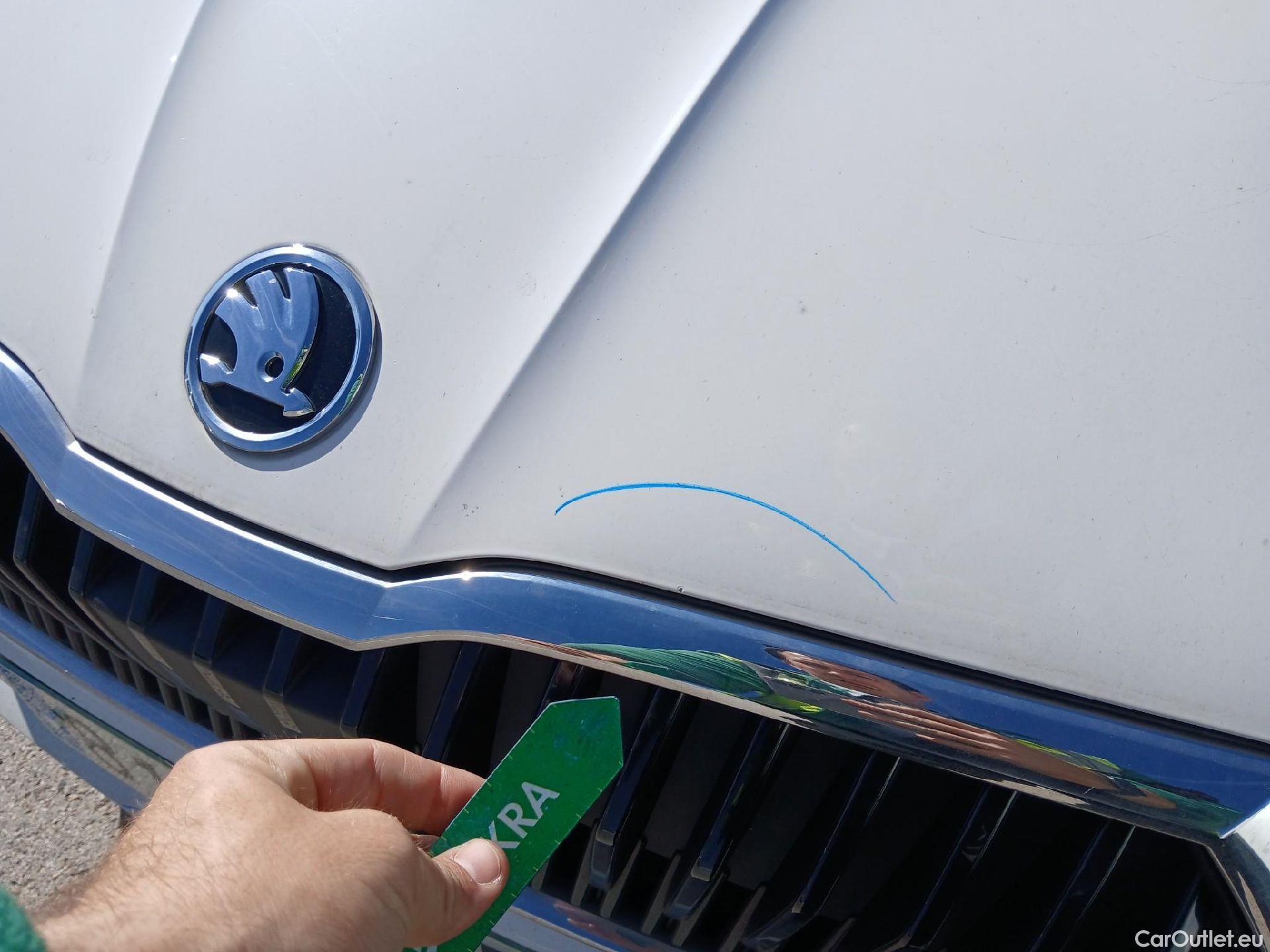  Skoda  Fabia SKODA  / 2021 / 5P / berlina con portón 1.0 TSI 70KW (95CV) Ambition (AC) #4