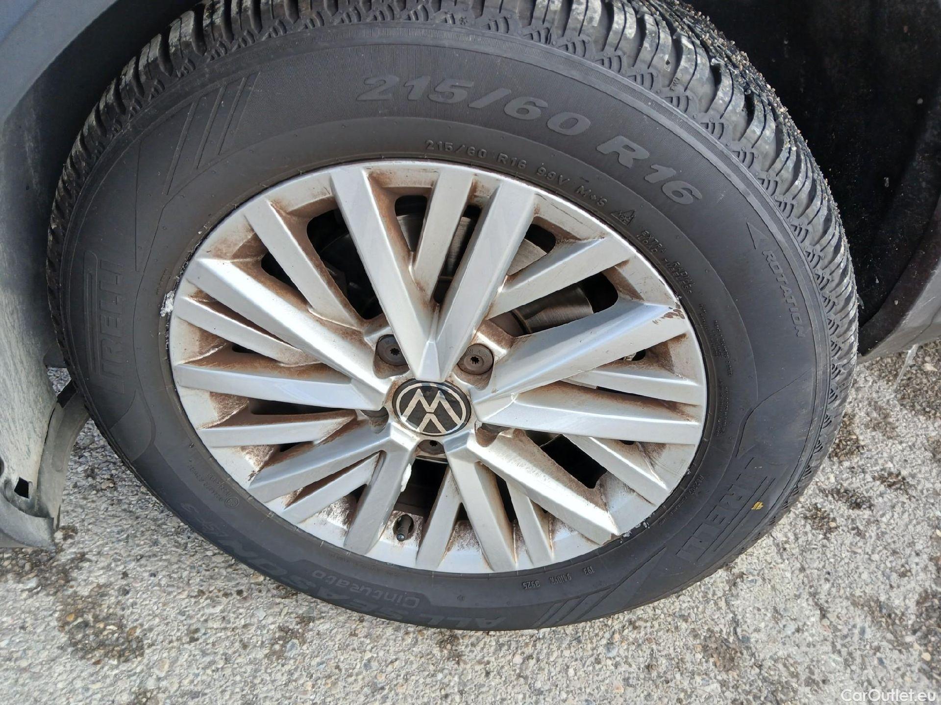  Volkswagen  T-ROC VOLKSWAGEN  / 2017 / 5P / todoterreno Edition 1.0 TSI 85kW (115CV) #14