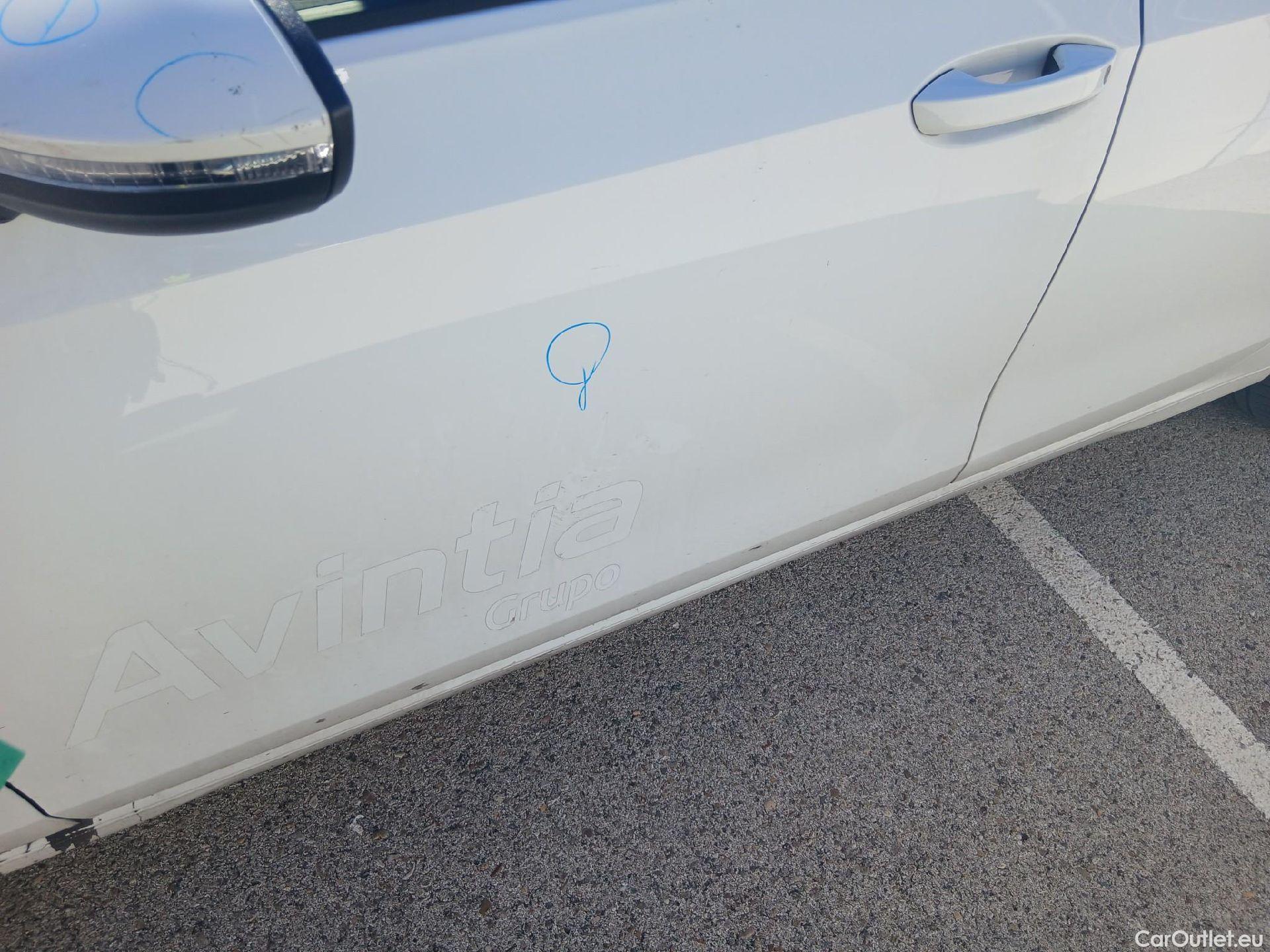  Volkswagen  Golf  VOLKSWAGEN / 2020 / 5P / berlina con portón 2.0 TDI 85kW (115CV) #12