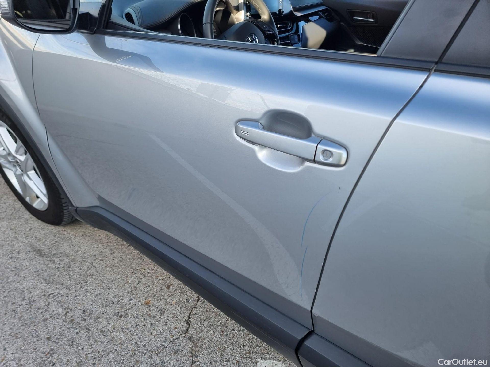  Toyota  C-HR TOYOTA  / 2019 / 5P / todoterreno 1.8 125H Active #8