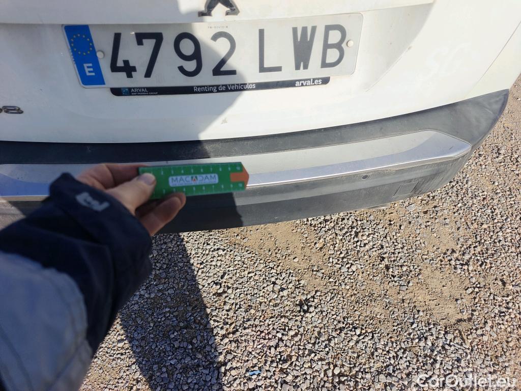  Peugeot  2008 PEUGEOT  / 2019 / 5P / todoterreno Allure BlueHDI 81kW (110CV) #32